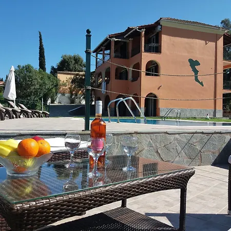 Ziogas Luxury Apartment *